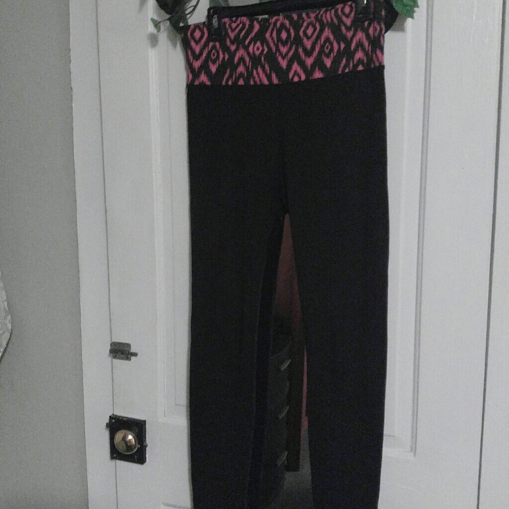 Victoria's Secret most loved yoga leggings.
